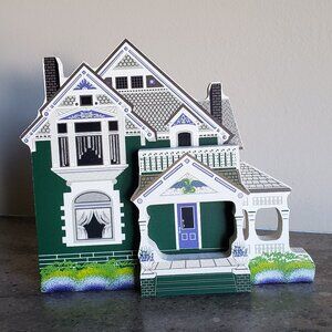 Sheila’s Collectibles Dragon House 1891: Denver, Colorado